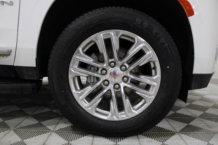 Used 2023 GMC Yukon XL SLT w/ SLT Luxury Package image 46