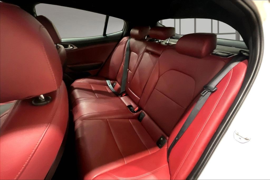 Used 2019 Kia Stinger GT1 image 26