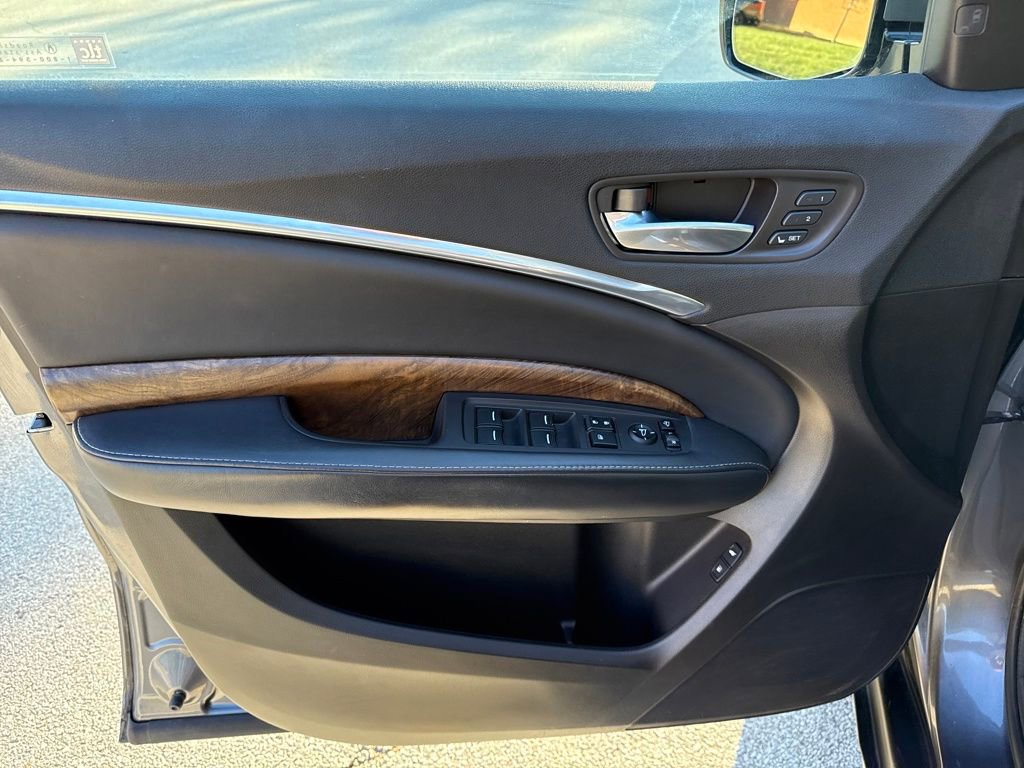 Used 2017 Acura MDX SH-AWD w/ Advance Package image 13