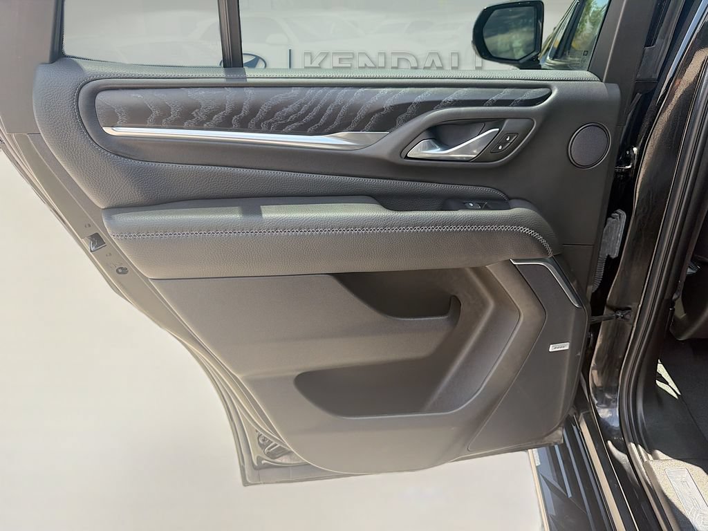 Used 2023 GMC Yukon Denali AWD/4WD image 25