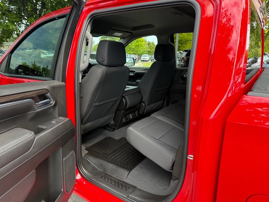 Used 2022 Chevrolet Silverado 1500 LT AWD/4WD image 11