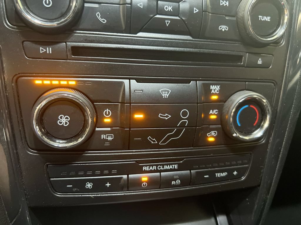 Used 2017 Ford Explorer XLT AWD/4WD image 16