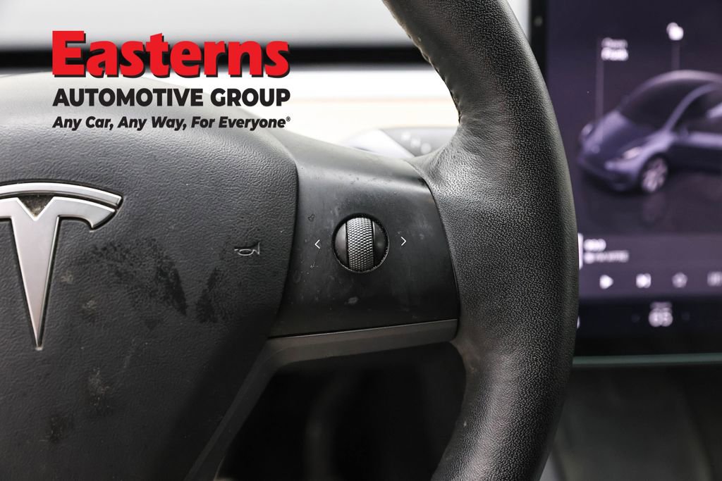 Used 2022 Tesla Model Y Long Range image 16