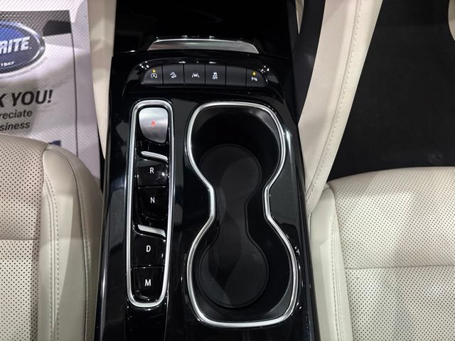 Used 2022 Buick Envision Essence w/ Technology Package I AWD/4WD image 31