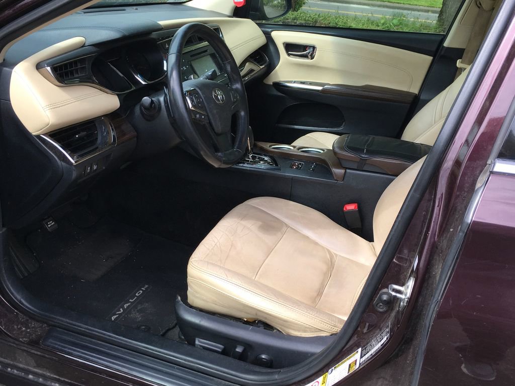 Used 2013 Toyota Avalon XLE Touring FWD image 4