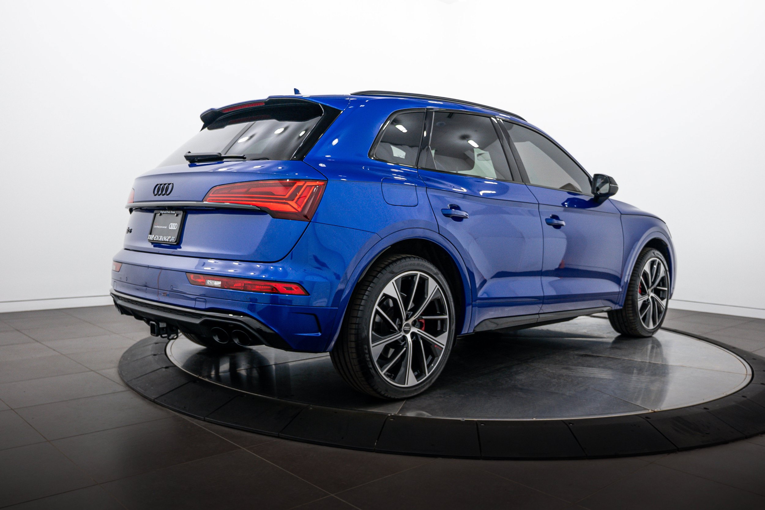 Certified 2023 Audi SQ5 Premium Plus w/ Premium Plus Package AWD/4WD image 4
