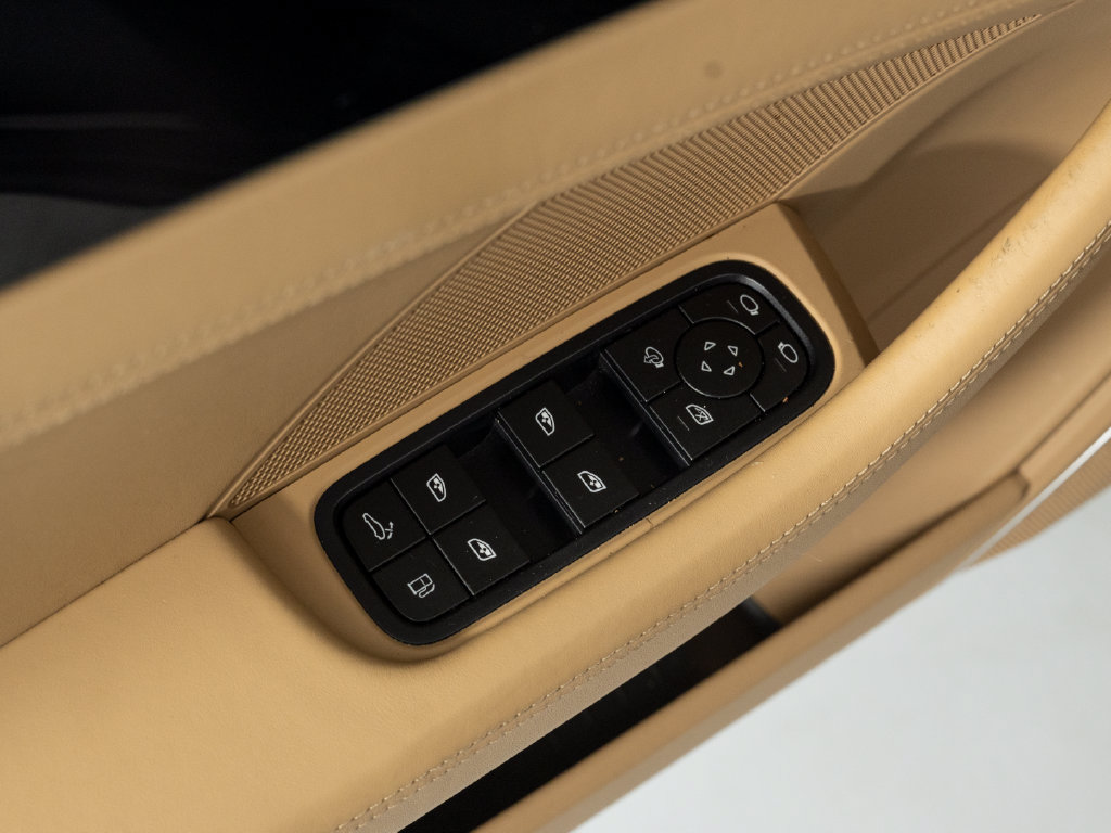 Certified 2023 Porsche Panamera 4S AWD/4WD image 23