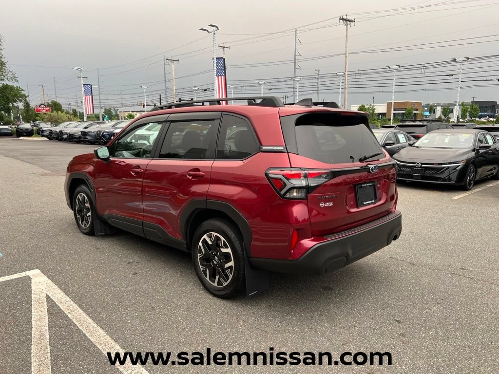 Used 2025 Subaru Forester Premium AWD/4WD image 5