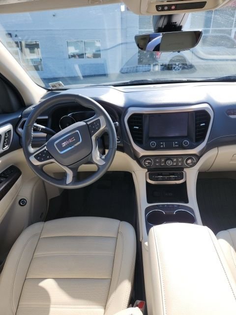 Used 2023 GMC Acadia Denali w/ Black Diamond Edition image 9