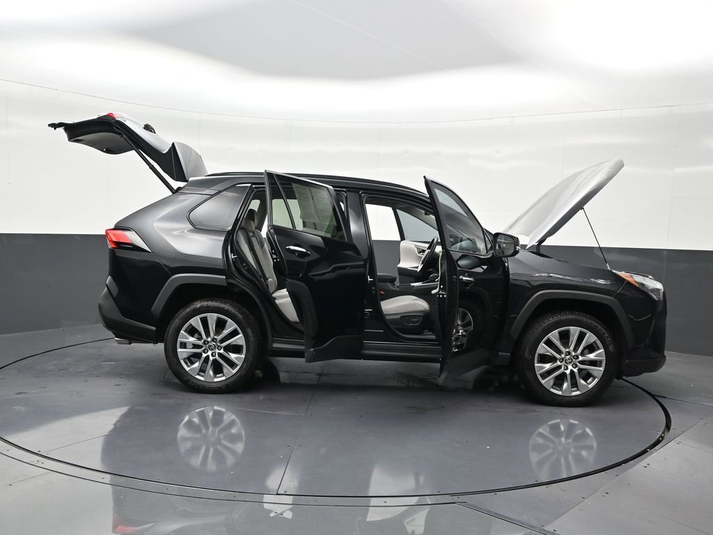 Used 2022 Toyota RAV4 Limited w/ Limited Grade Weather Package FWD image 31