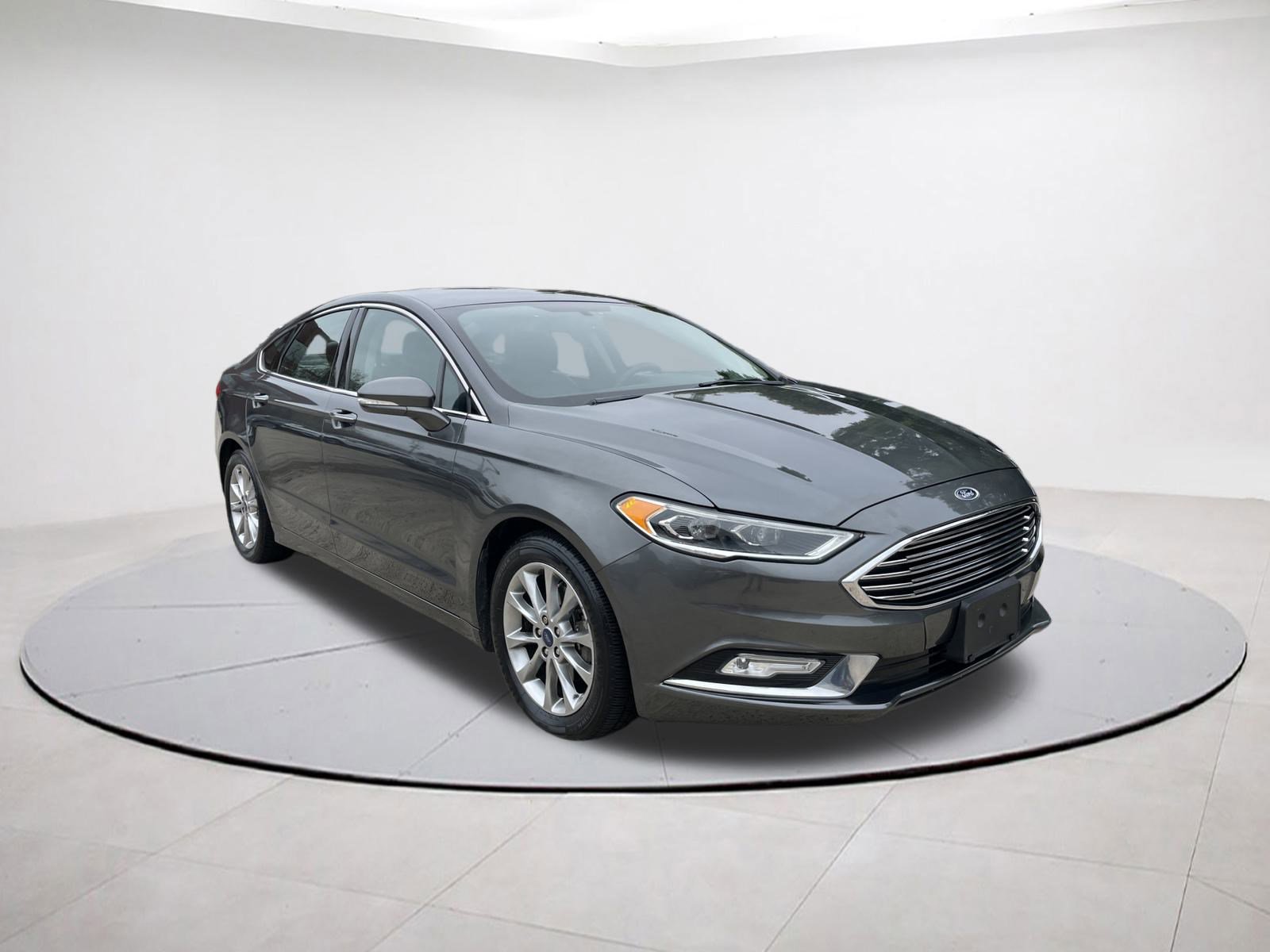 Used 2017 Ford Fusion SE w/ Fusion SE Technology Package