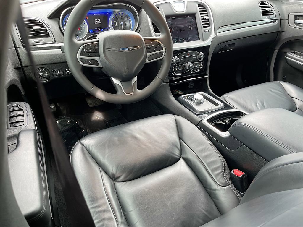 Used 2023 Chrysler 300 Touring L image 22