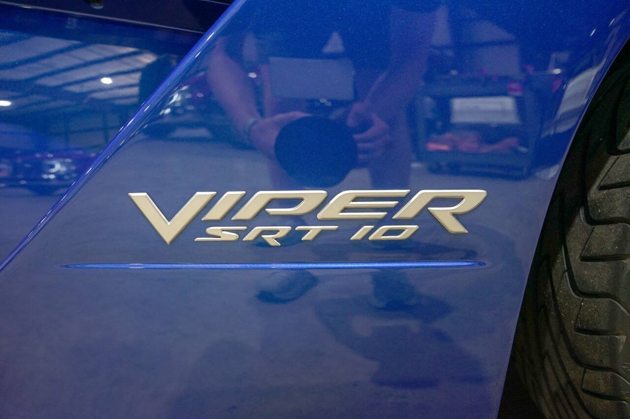 Used 2006 Dodge Viper SRT-10 w/ First Edition Group RWD image 26