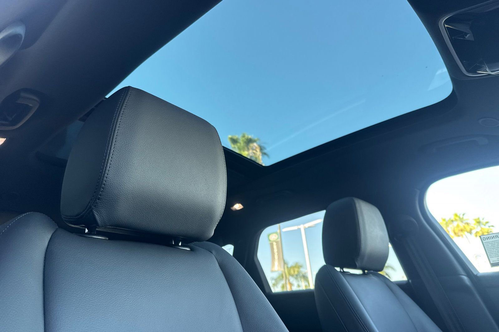 Used 2026 Land Rover Range Rover Velar Dynamic SE image 18