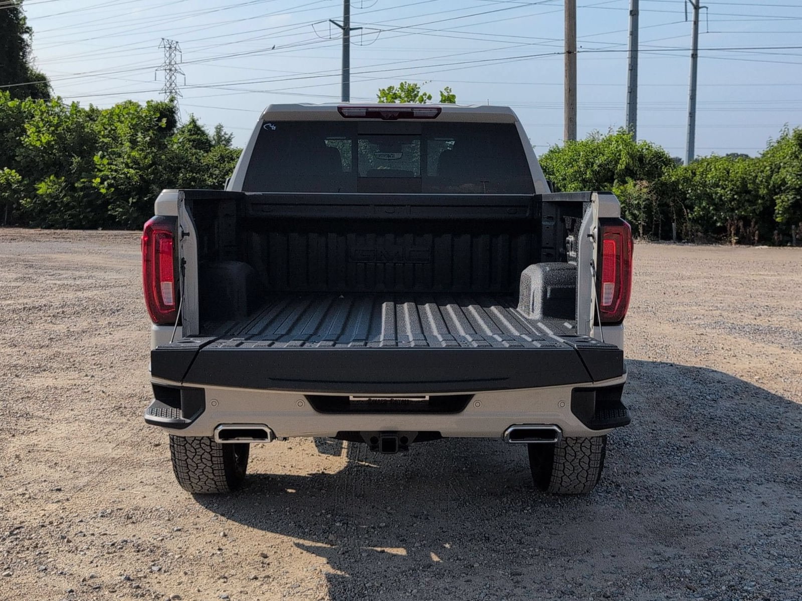 New 2026 GMC Sierra 1500 AT4 w/ AT4 Premium Package AWD/4WD image 4