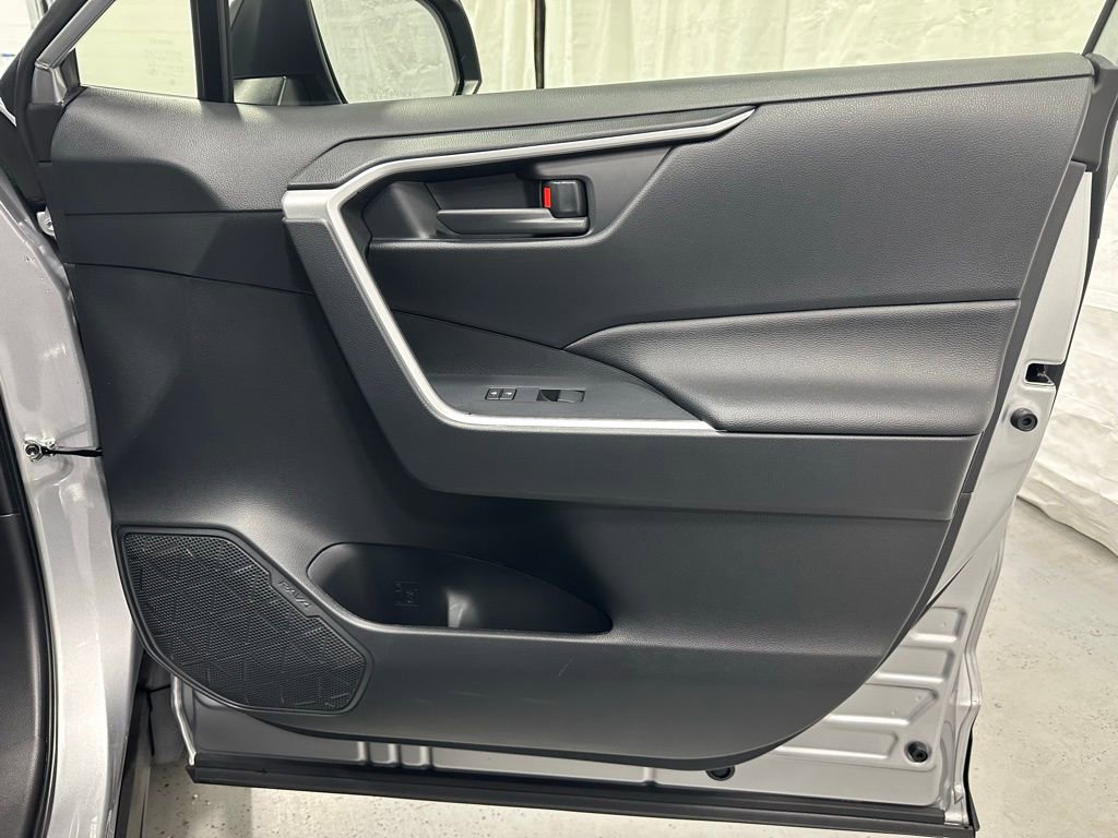 Used 2025 Toyota RAV4 LE image 55
