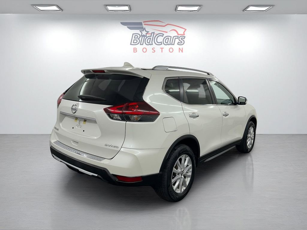 Used 2018 Nissan Rogue SV image 4