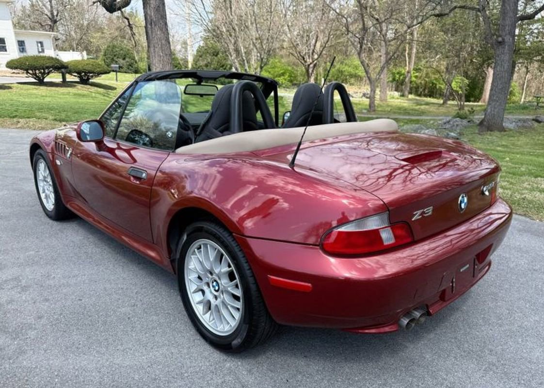 Used 2002 BMW Z3 2.5i image 9