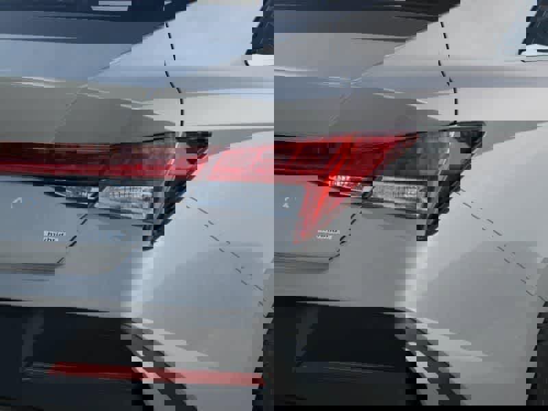 New 2025 Hyundai Elantra Limited image 10