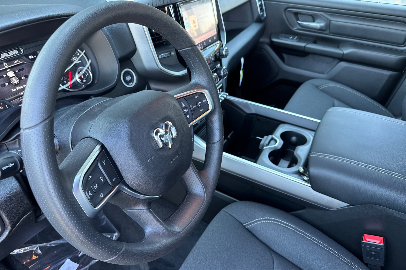 New 2026 RAM 1500 Express AWD/4WD image 9