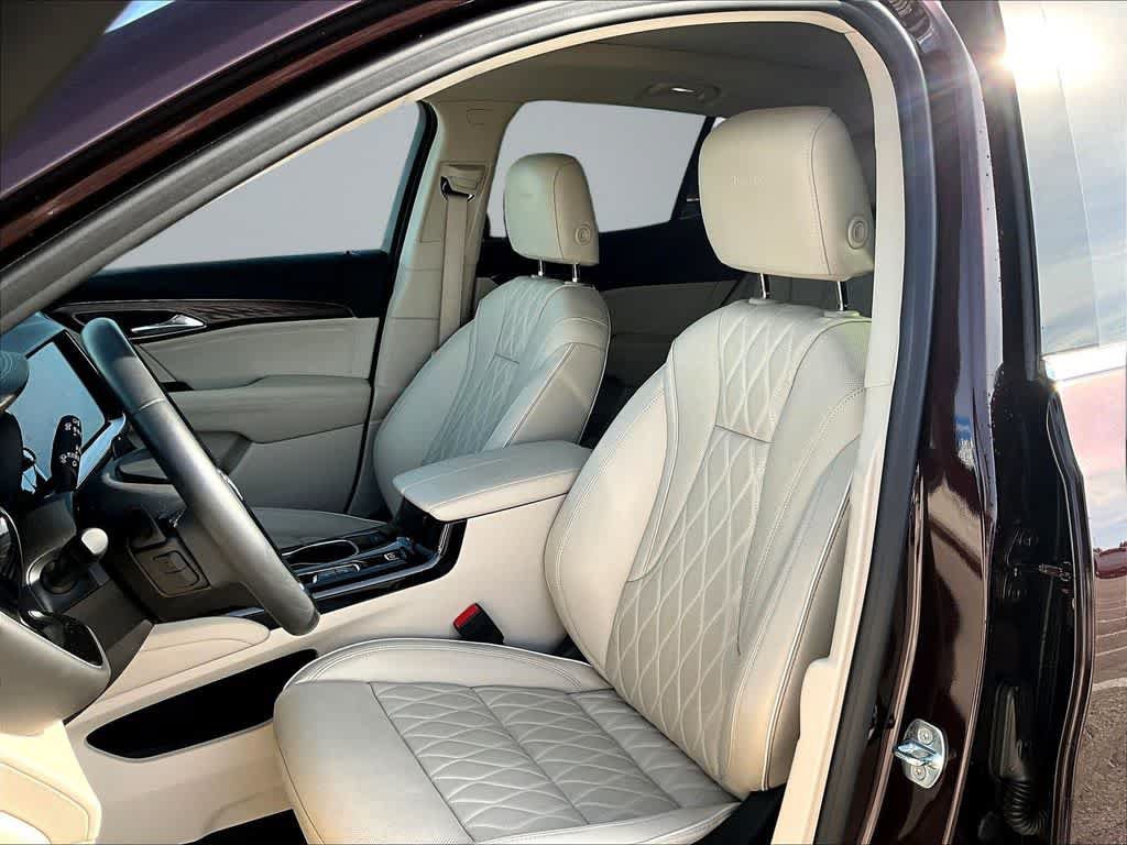 Used 2023 Buick Envision Avenir AWD/4WD image 23