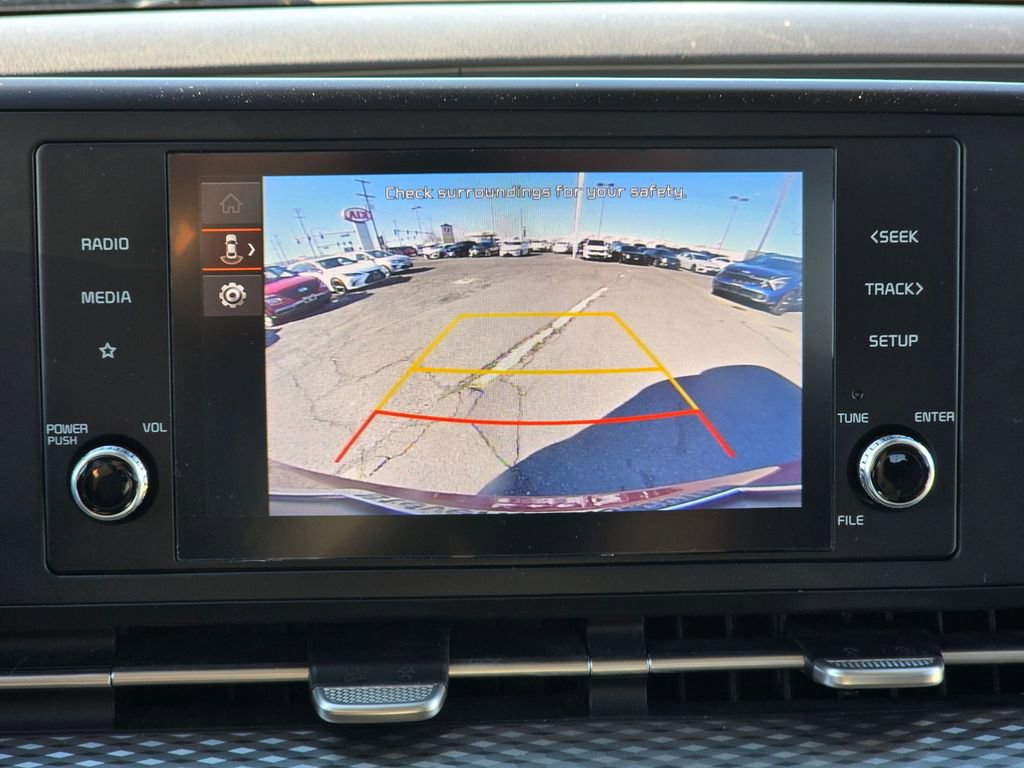 Used 2024 Kia Carnival LX image 28