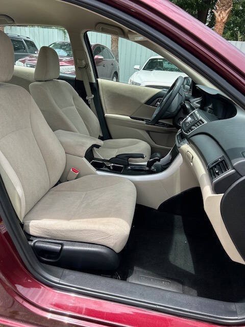 Used 2013 Honda Accord LX image 30