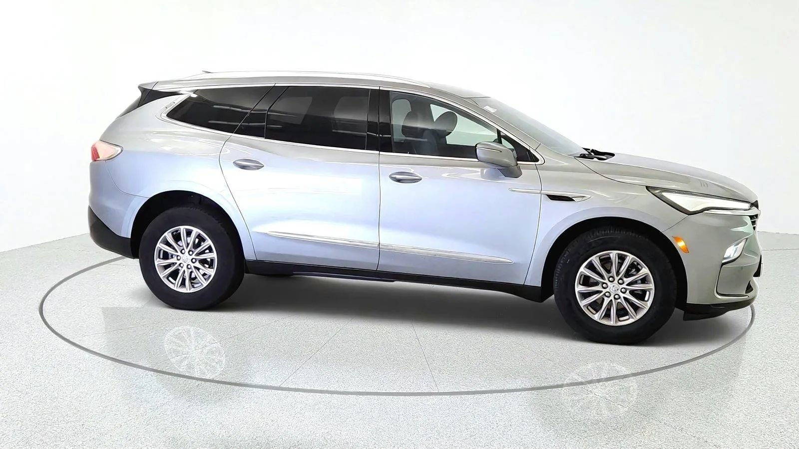 Used 2023 Buick Enclave Essence AWD/4WD image 10