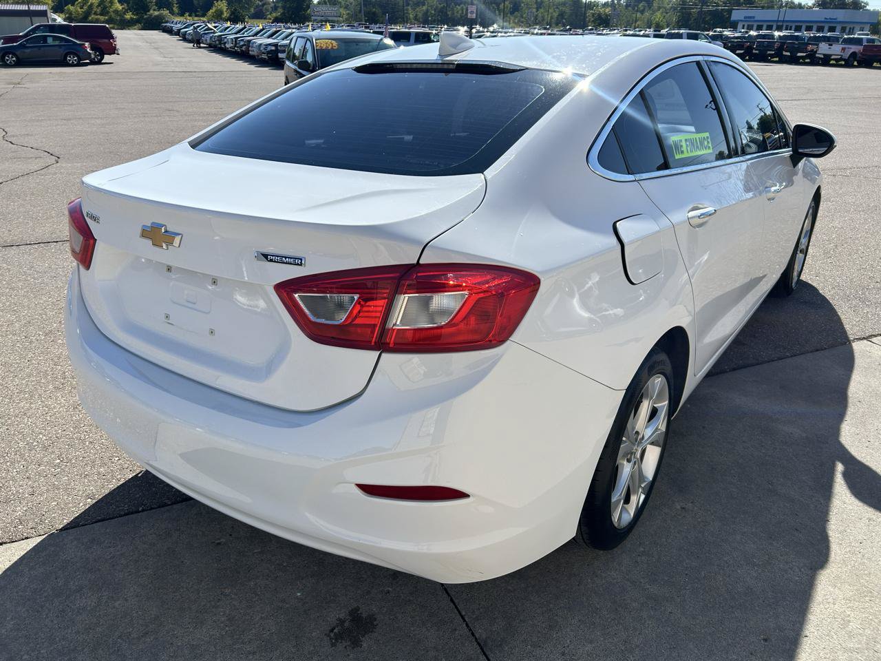 Used 2017 Chevrolet Cruze Premier FWD image 5