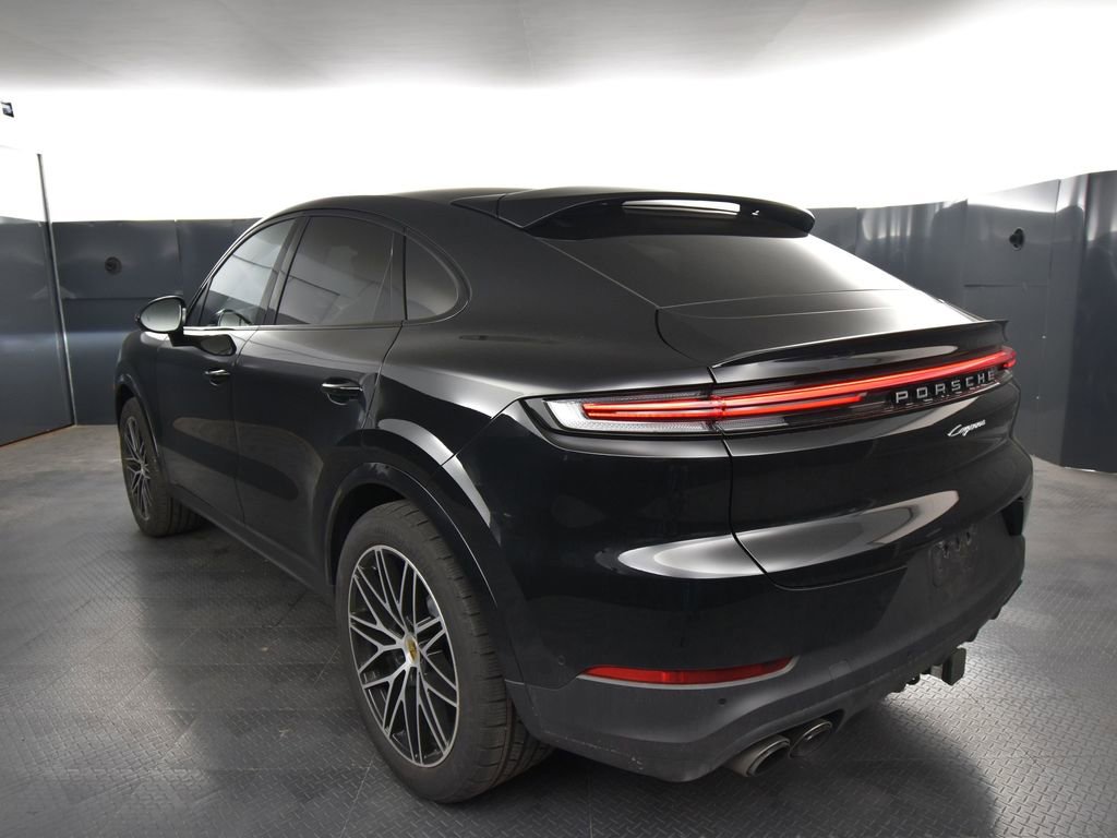 Used 2024 Porsche Cayenne Coupe image 3