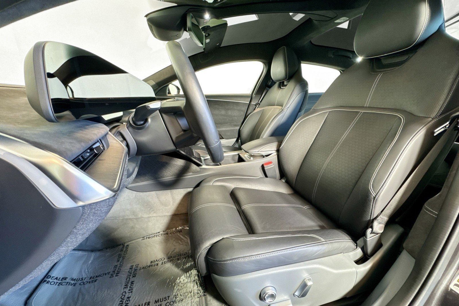 Used 2023 Lucid Air Grand Touring image 18