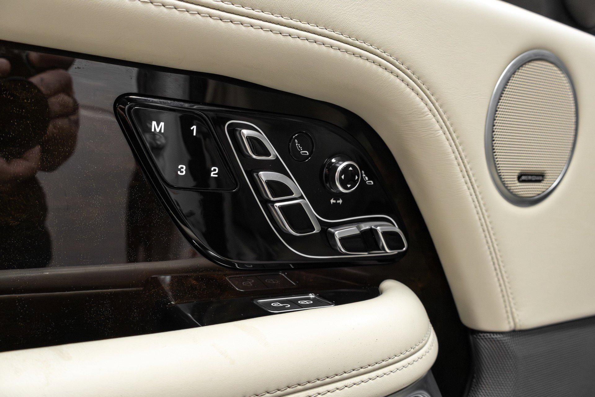 Used 2019 Land Rover Range Rover Long Wheelbase Autobiography image 56