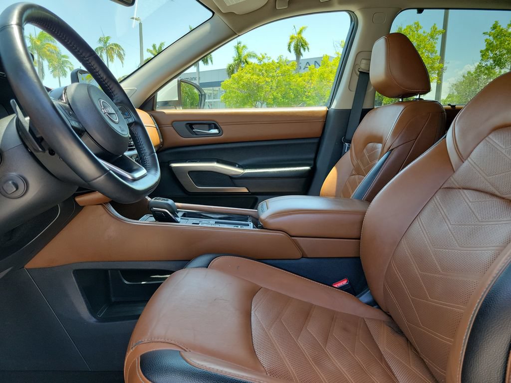 Certified 2024 Nissan Pathfinder Platinum FWD image 22