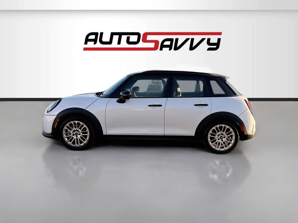 Used 2025 MINI Cooper 4-Door Hardtop FWD image 4