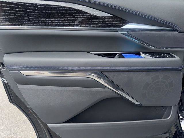 New 2025 Cadillac Escalade IQ Luxury 1 w/ Smart Trailering package image 16