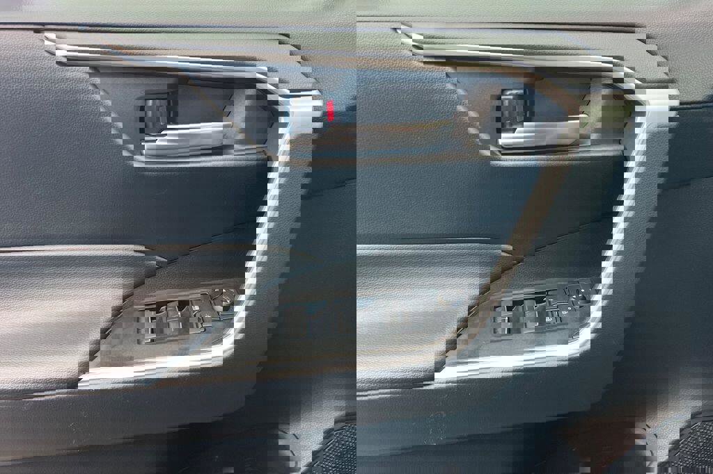 Used 2024 Toyota RAV4 XLE image 11