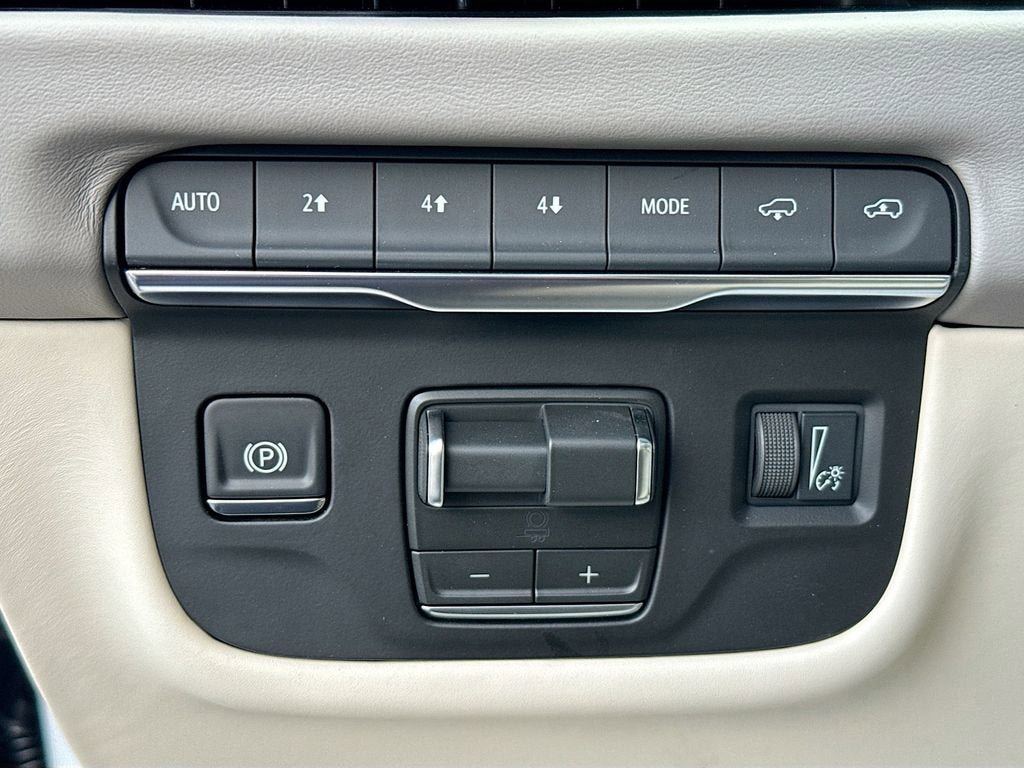 New 2026 Cadillac Escalade Platinum Sport w/ LPO, ONYX Package AWD/4WD image 20