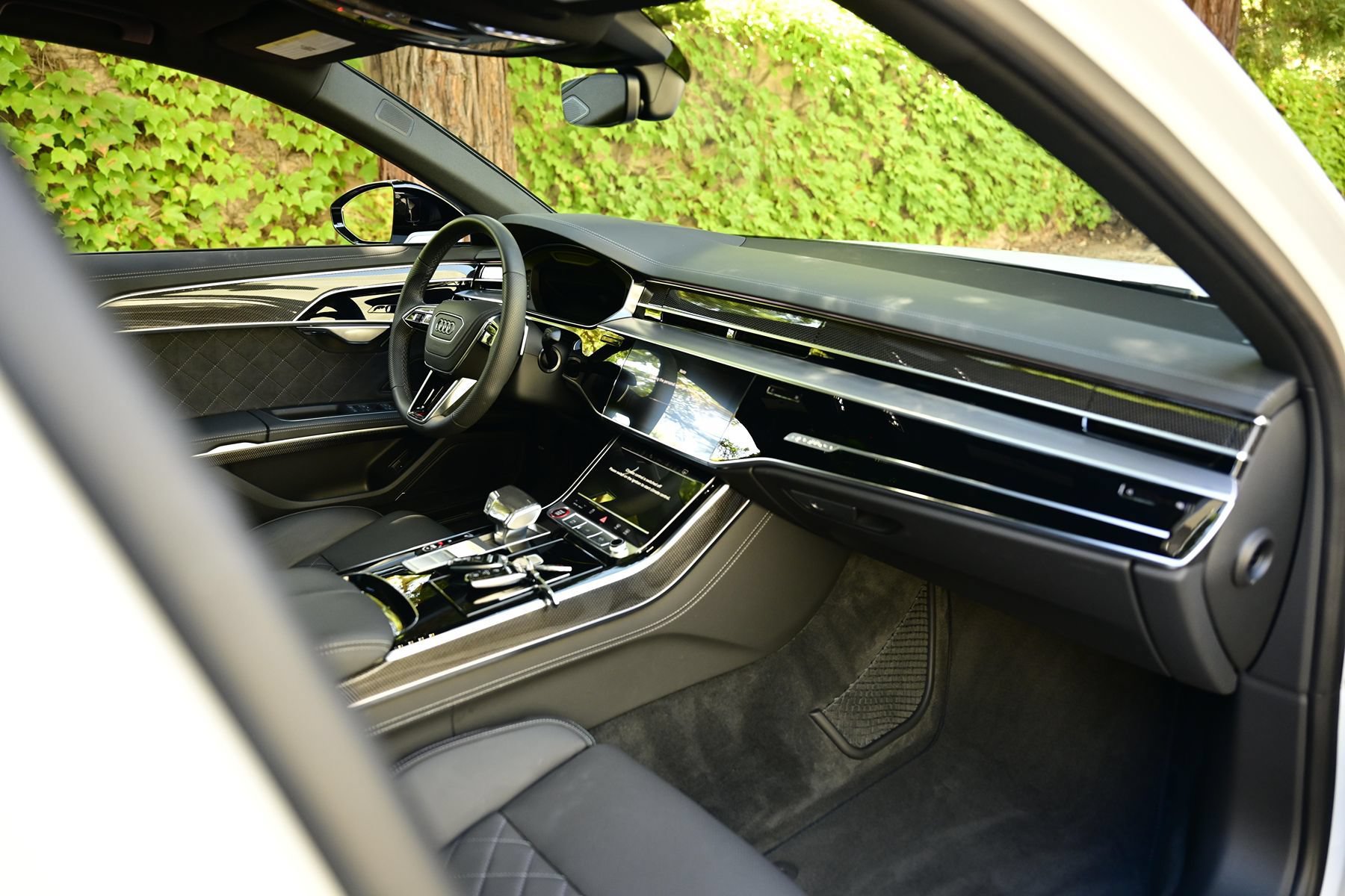Used 2025 Audi S8 w/ Executive Package AWD/4WD image 10