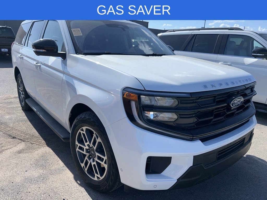 Used 2025 Ford Expedition Active AWD/4WD image 2