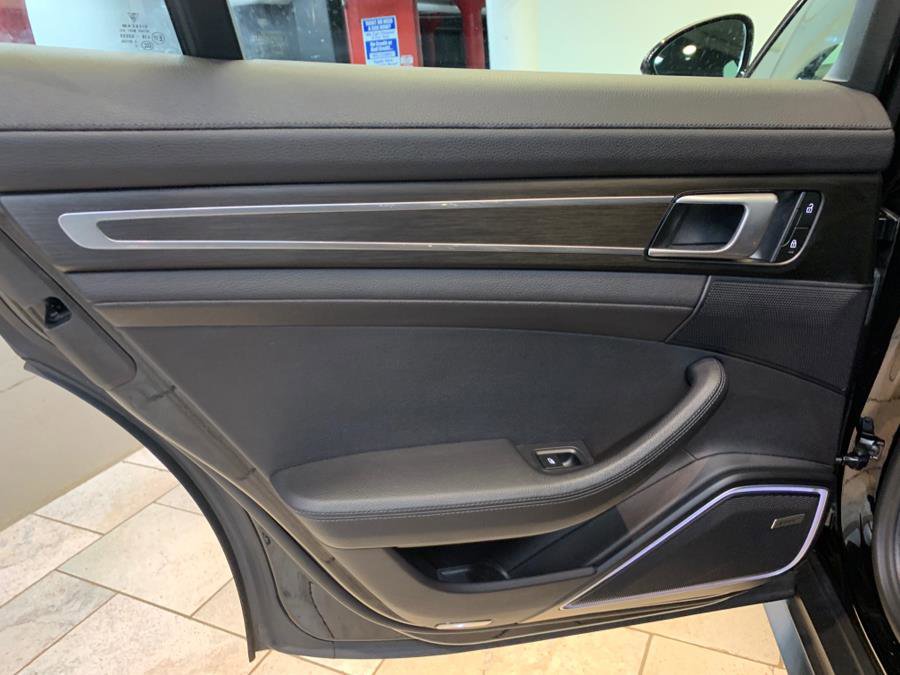 Used 2023 Porsche Panamera 4 Platinum Edition w/ Assistance Package image 39