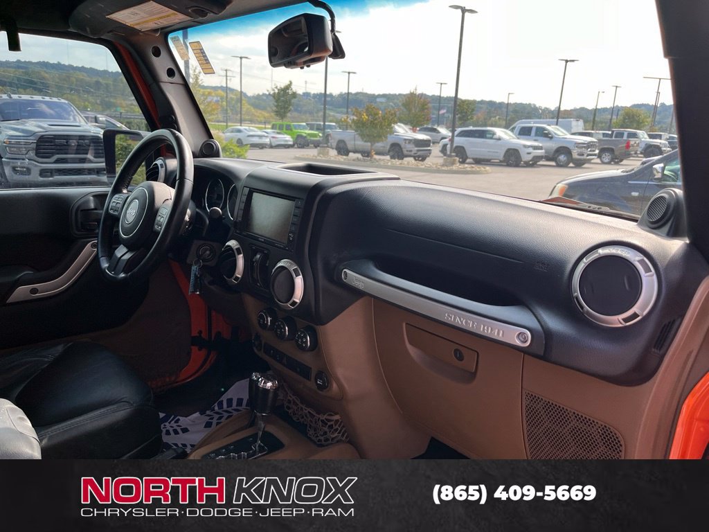 Used 2013 Jeep Wrangler Unlimited Rubicon w/ Connectivity Group AWD/4WD image 26