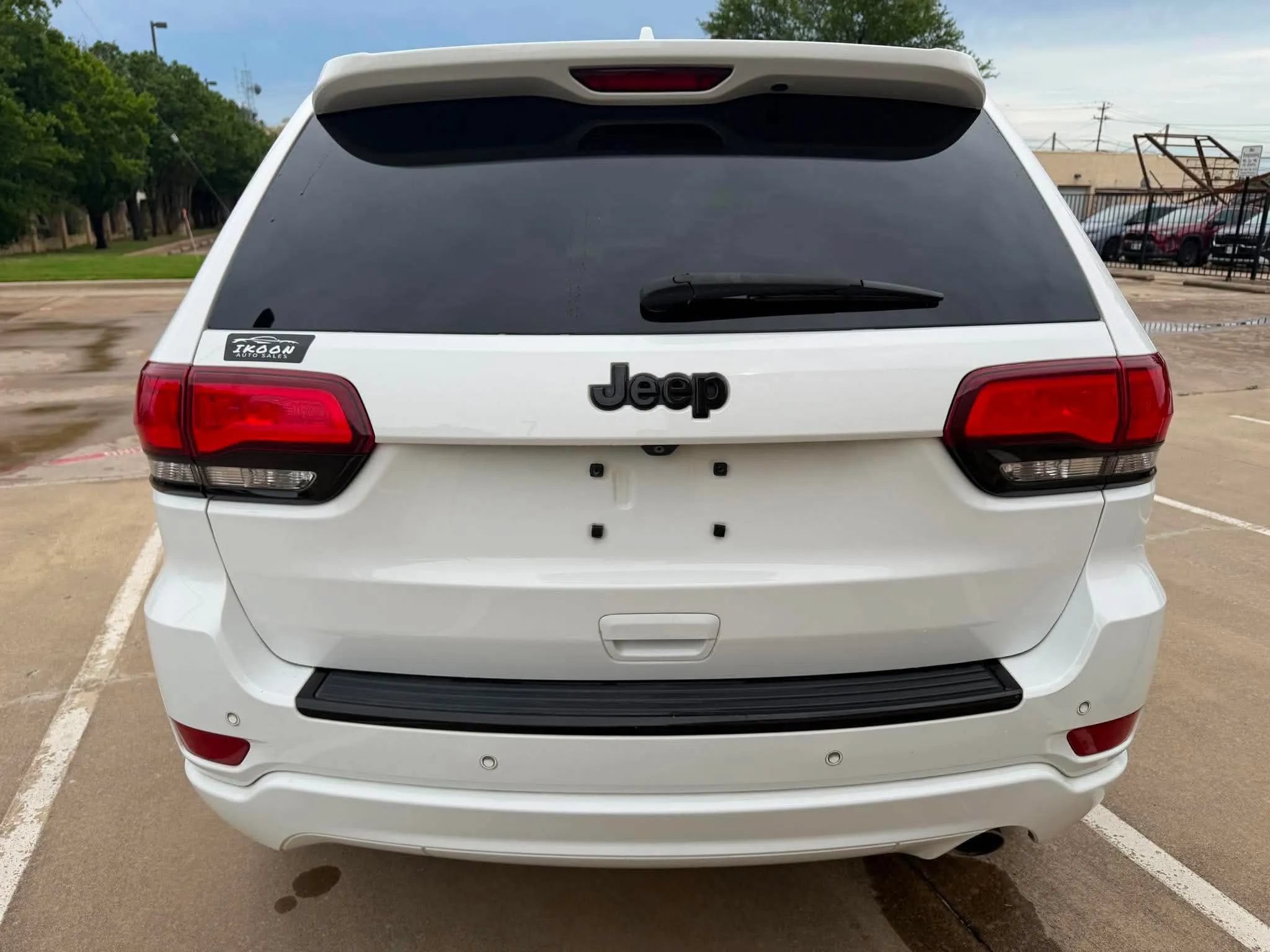Used 2018 Jeep Grand Cherokee Altitude RWD image 6