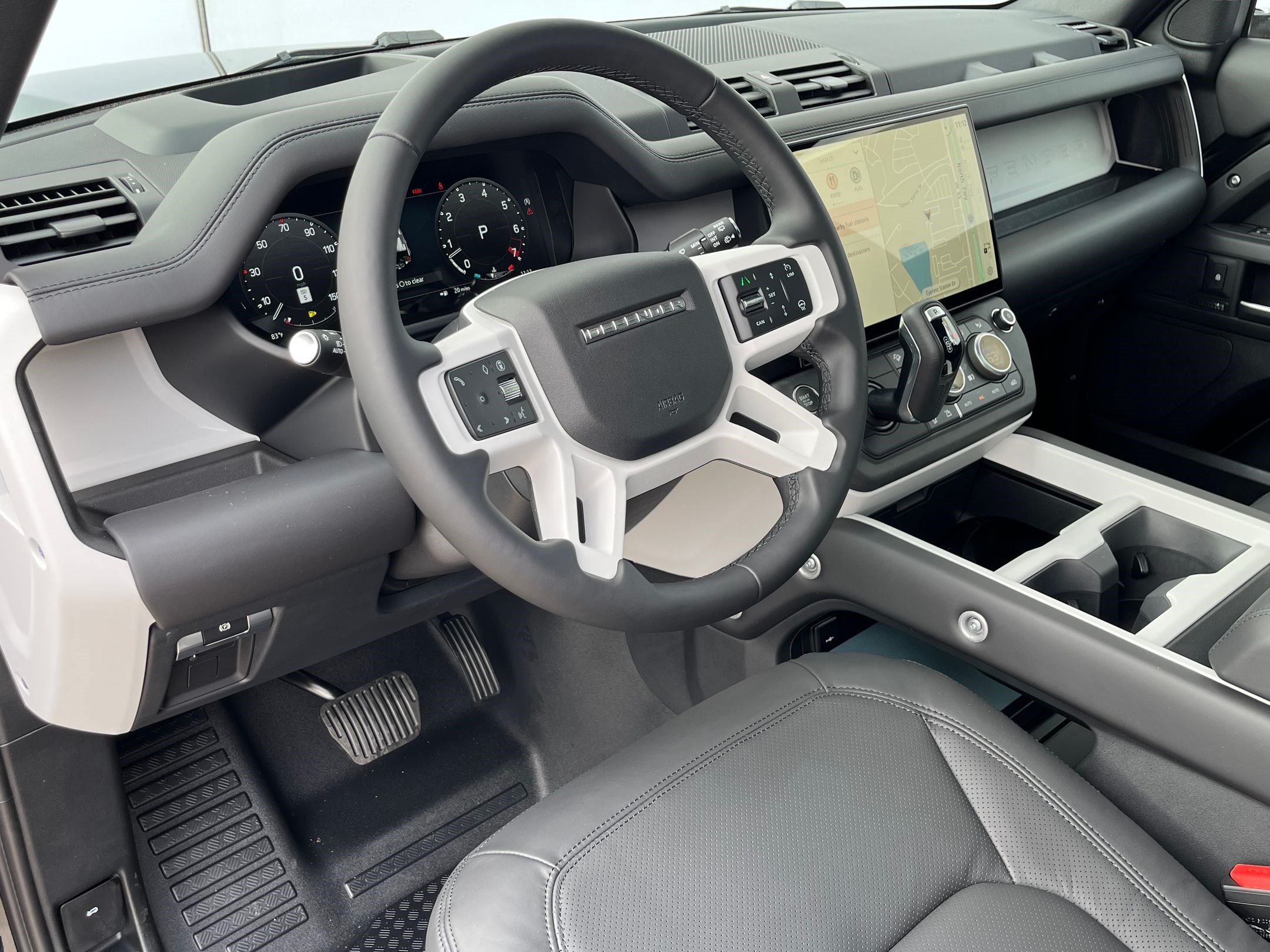 Used 2026 Land Rover Defender 110 X-Dynamic SE AWD/4WD image 4