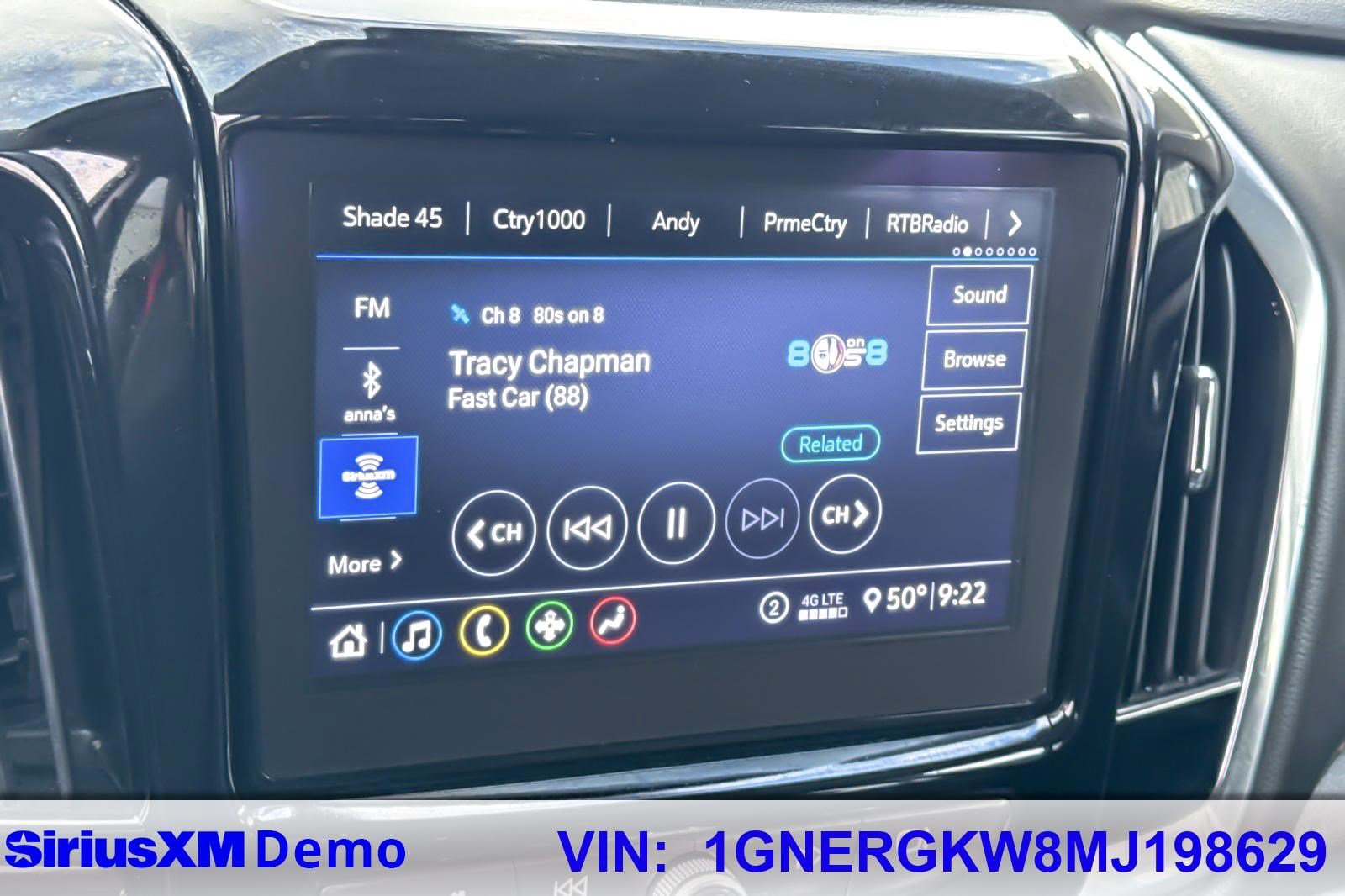 Used 2021 Chevrolet Traverse LT image 36