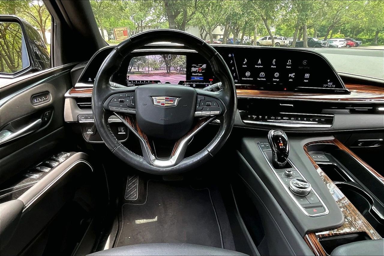 Used 2023 Cadillac Escalade Premium Luxury w/ LPO, Floor Liner Package AWD/4WD image 8