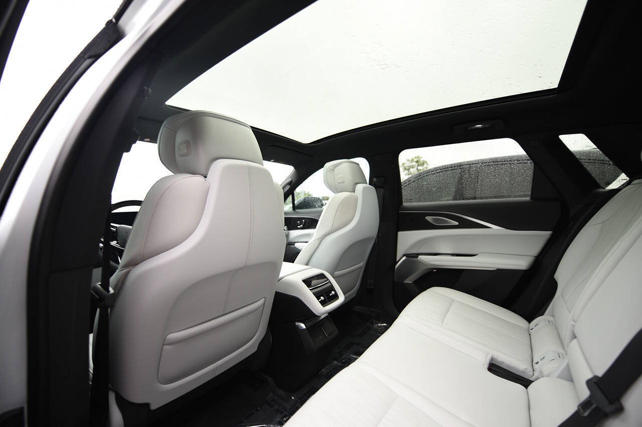 Used 2025 Cadillac Lyriq Sport w/ LPO, Floor Liner Package AWD/4WD image 16