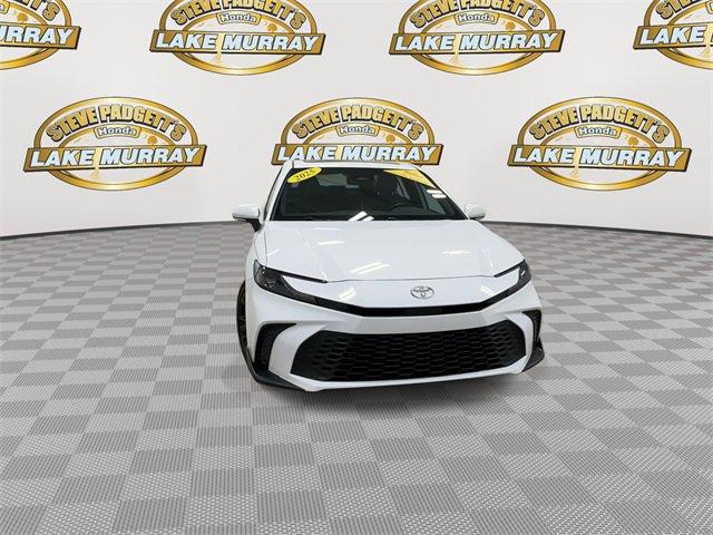 Used 2025 Toyota Camry SE image 6