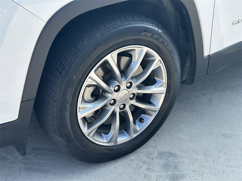 Used 2021 Jeep Cherokee Latitude Lux image 9