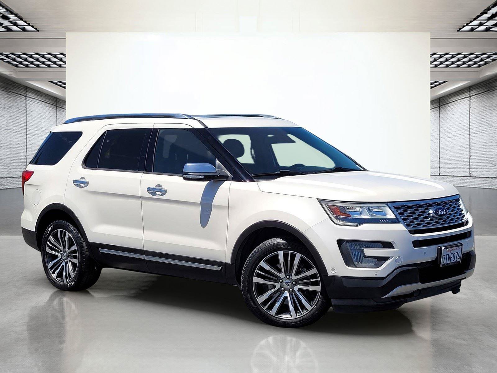 Used 2016 Ford Explorer Platinum AWD/4WD image 2