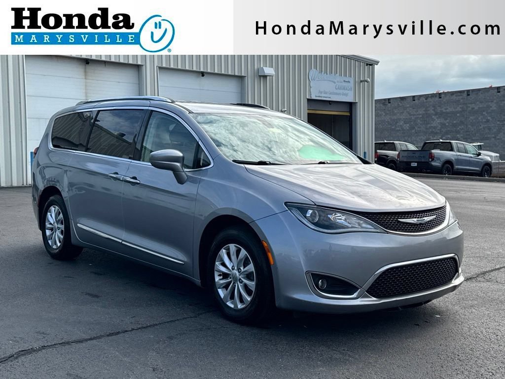 Used 2018 Chrysler Pacifica Touring-L FWD video 1